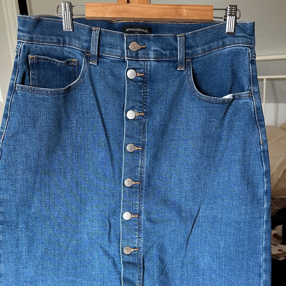 Banana Republic Classic Blue Button-Down Skirt